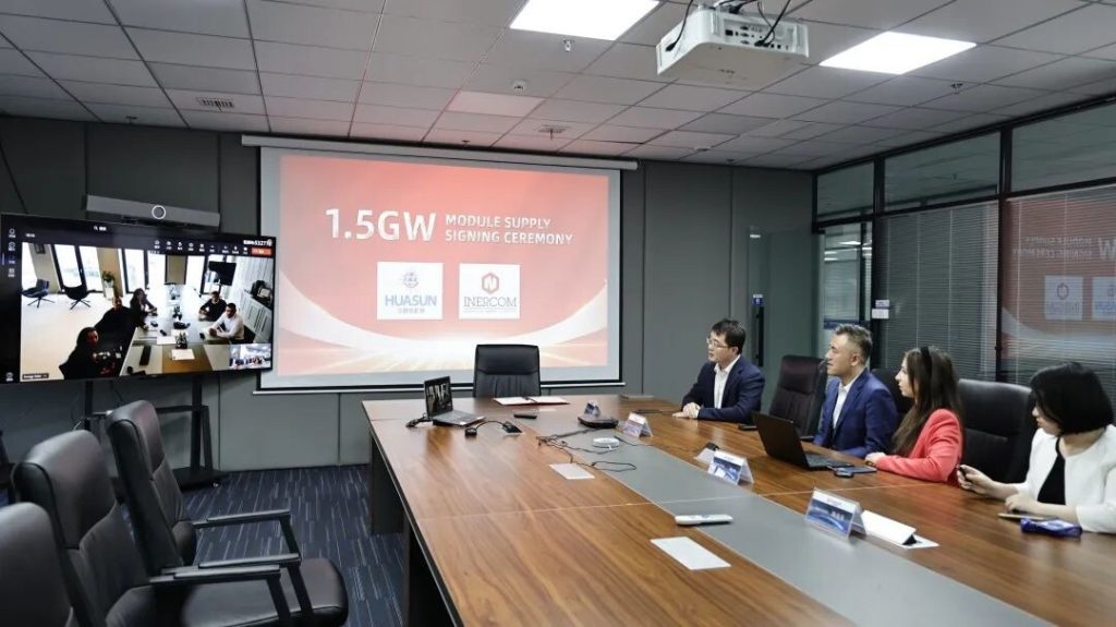 At the signing ceremony between Huasun Energy and Inercom. Image: Huansun Energy | Solarbe Global