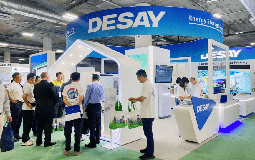 Desay's spot gathers people at the RE+ 2023 Exhibition in Las Vegas.